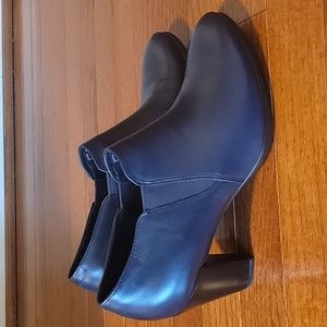 Navy Blue Leather Ecco Booties Size 8